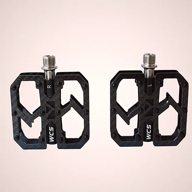 Bicycle Ultralight Carbon Fiber road MTB Pedals Titanium Axle 3 Bearings 195g