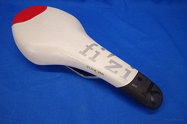 Fizik Tundra 2 Bike Saddle, Bicycle Seat, Kium Titanium Ti Alloy Rails