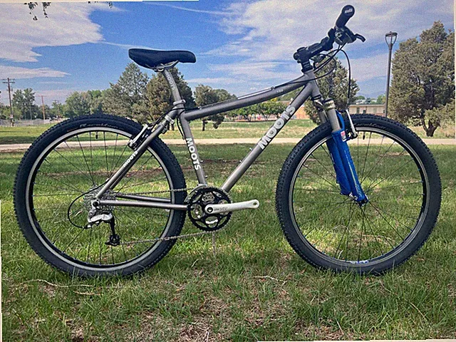 Moots YBB Titanium Mountain Bike Size 14" with 26” Wheels