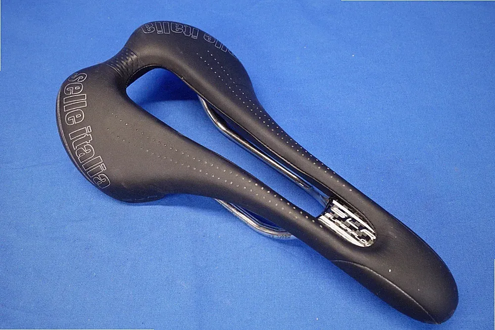 Selle Italia SLR Superflow 145 Width Bike Saddle, Bicycle Seat Titanium Ti Rails