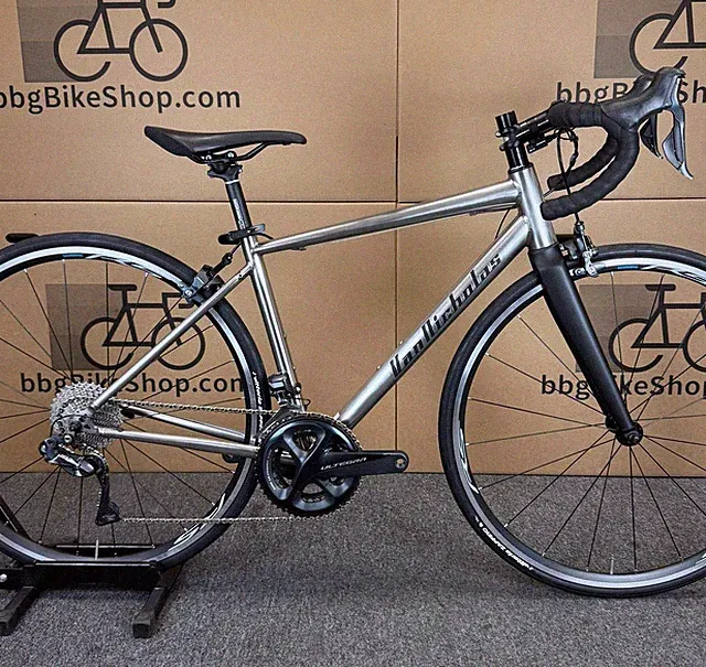 Van Nicholas Titanium Road Bike, (Electronic) Ultegra Di2 11-speed, Carbon Fork