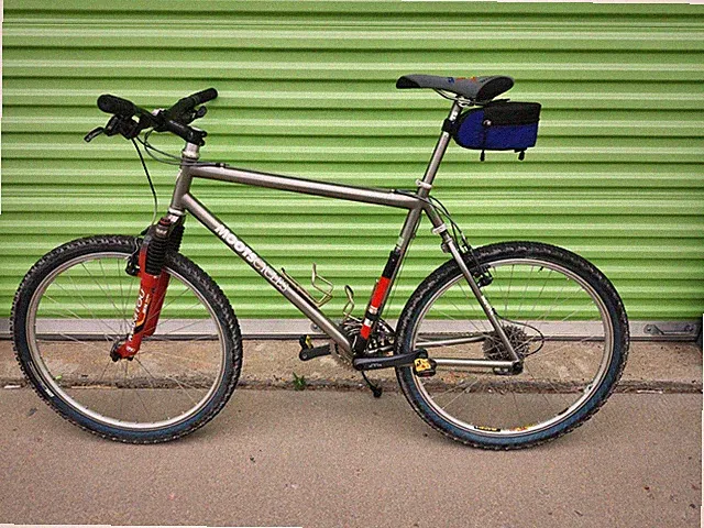Vintage MOOTS YBBEAT MOUNTAIN BIKE , Titanium, XTR, FSA, Great Shape! 3-2.5