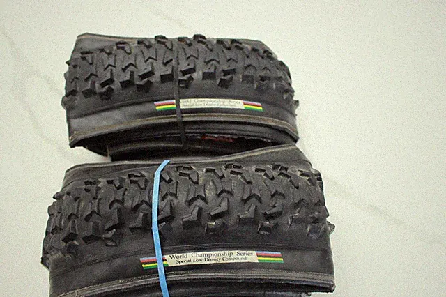 VINTAGE RITCHEY MEGA BITE Z-MAX WCS F&R SET BLACK WALL 26 x 2.1 INCH TIRES P21